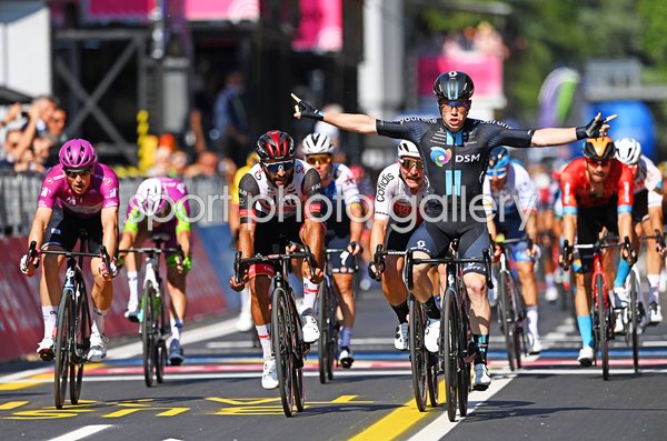Alberto Dainese Italy wins Stage 11 Giro d'Italia 2022  