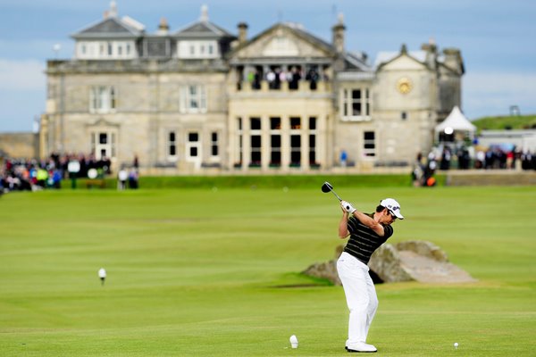 Louis Oosthuizen tees of on 18 - Final Round