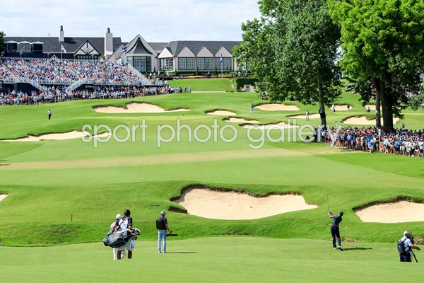  Tiger Woods USA 18th Hole Southern Hills CC USPGA Championship 2022