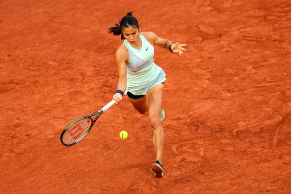 Emma Raducanu Great Britain forehand French Open Paris 2022