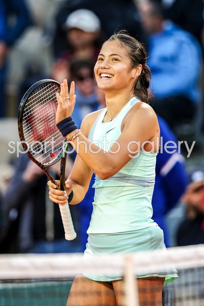 Emma Raducanu Great Britain celebrates French Open Paris 2022