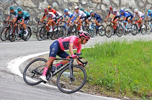 Richard Carapaz Ecuador descends Stage 15 Giro d'Italia 2022  