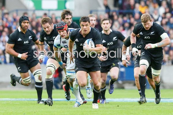 Dan Carter Charges Scotland v New Zealand