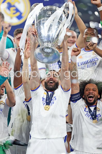 Karim Benzema Real Madrid Champions League Trophy Paris 2022