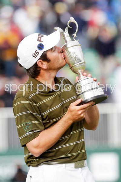 Louis Ooshuizen kisses the Claret Jug