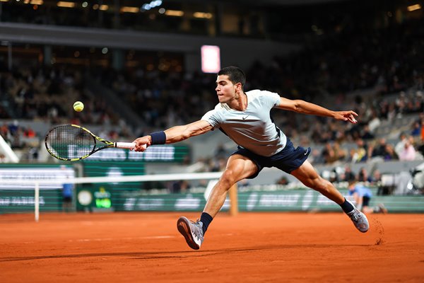 Carlos Alcaraz Spain stretch backhand French Open Paris 2022