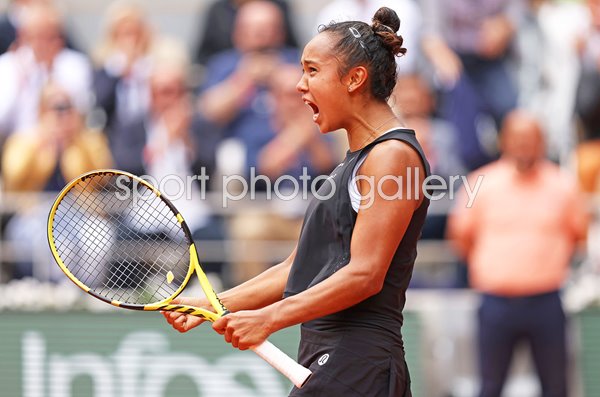 Leylah Fernandez Canada celebrates win v Bencic French Open Paris 2022