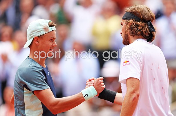 Holger Rune Denmark beats Stefanos Tsitsipas French Open 2022