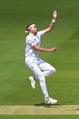 Stuart Broad England bowls v New Zealand Lord's Test 2022