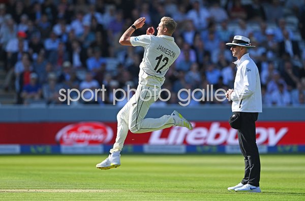 Kyle Jamieson New Zealand bowls v England Lord's Test match 2022