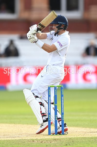 Joe Root England hooks v New Zealand Lord's Test 2022