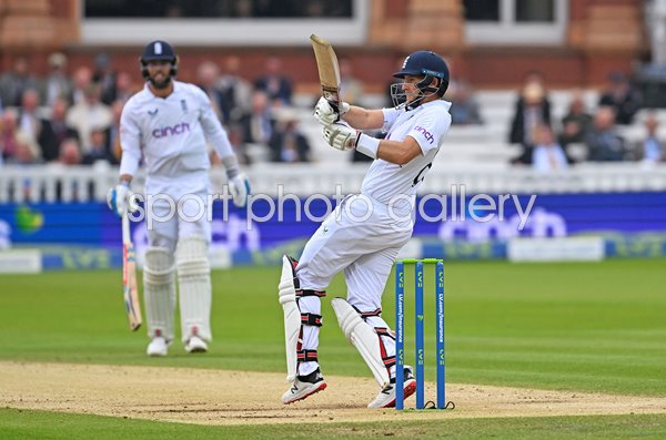 Joe Root England hooks v New Zealand Lord's Test Match 2022