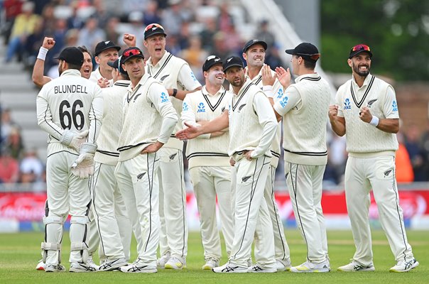 New Zealand celebrate Trent Boult wicket v England Nottingham Test 2022