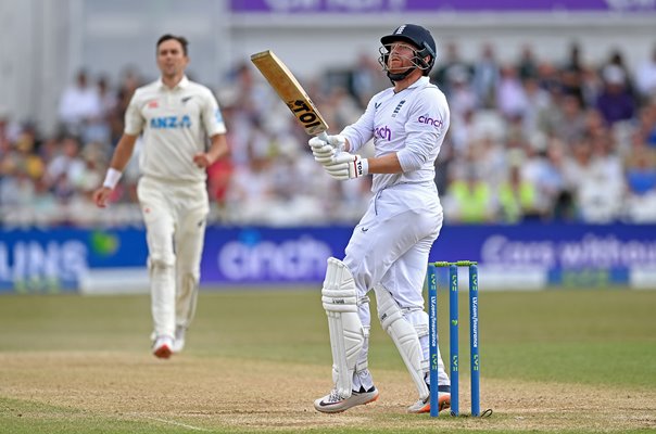 Jonny Bairstow England hooks Trent Boult New Zealand Nottingham 2022