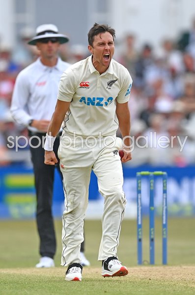 Trent Boult New Zealand celebrates Joe Root wicket Trent Bridge Test 2022  