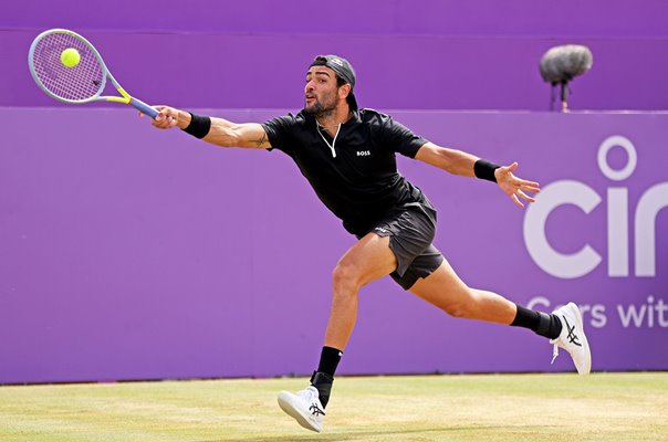 Matteo Berrettini Italy stretch forehand Queen's Club London 2022