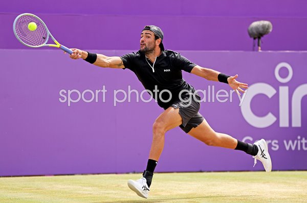 Matteo Berrettini Italy stretch forehand Queen's Club London 2022