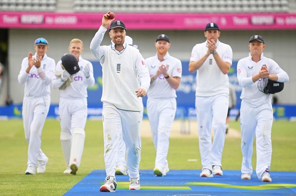 Jack Leach England 10 match wickets v New Zealand Headingley Test 2022