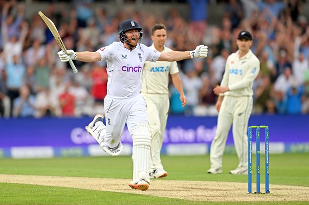 Jonathan Bairstow England celebrates v New Zealand Headingley 2022