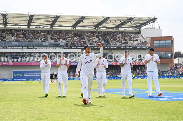 Jack Leach England 5 wickets v New Zealand Headingley Test 2022