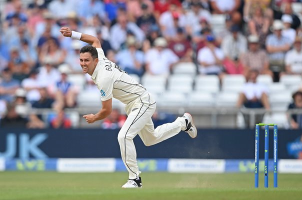 Trent Boult New Zealand bowls v England Headingley Test Leeds 2022