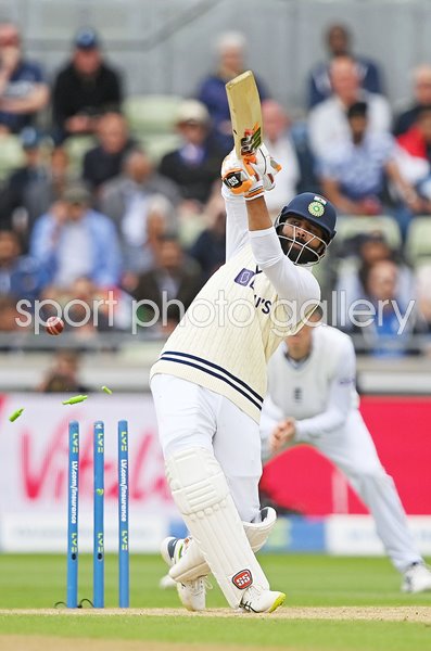 Ravindra Jadeja India is bowled by James Anderson England 2022