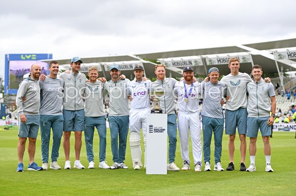 England team celebrate win v India Edgbaston Test Match 2022