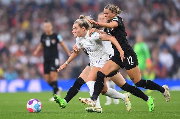 Laura Wienroither Austria & Lauren Hemp England Women's EURO 2022