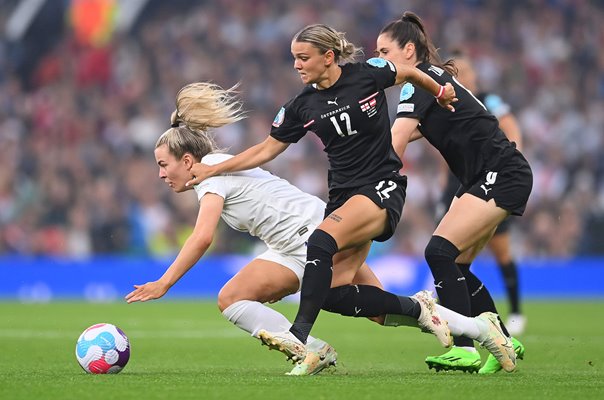 Laura Wienroither Austria v Lauren Hemp England Women's EURO 2022