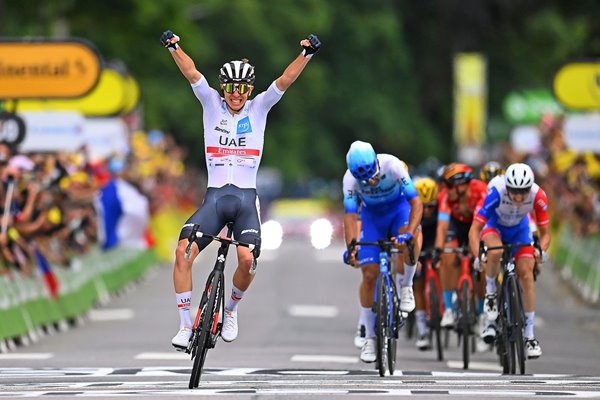 Tadej Pogacar Slovenia Stage 6 finish line Tour de France 2022