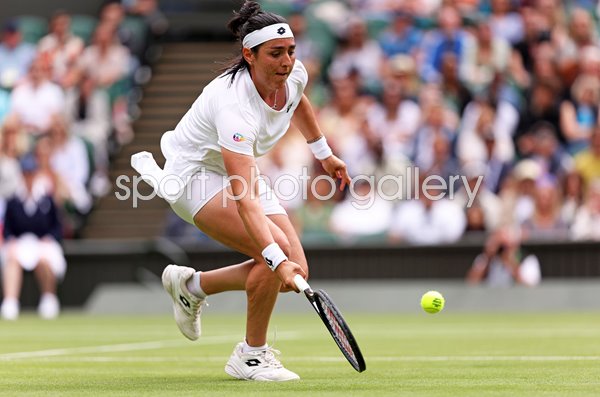 Ons Jabeur Tunisia low forehand v Tatjana Maria Wimbledon 2022
