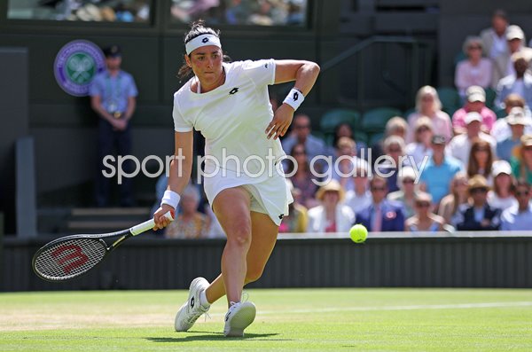 Ons Jabeur Tunisia forehand v Tatjana Maria Wimbledon 2022