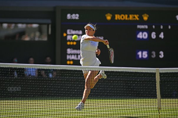 Simona Halep forehand v Elena Rybakina Wimbledon 2022