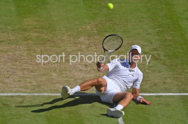 Novak Djokovic seated forehand Semi Final Wimbledon 2022