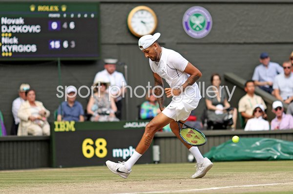 Nick Kyrgios trick shot v Novak Djokovic Wimbledon Final 2022