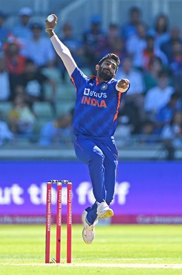 Jasprit Bumrah India bowling v England T20 Trent Bridge 2022