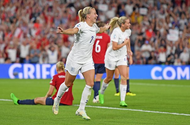 Beth Mead scores hat-trick and England's 8th v Norway EURO 2022