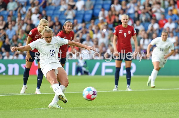 Georgia Stanway England penalty v Norway Women's EURO 2022