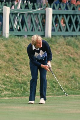 Jack Nicklaus USA putts 18th Green British Open win 1978
