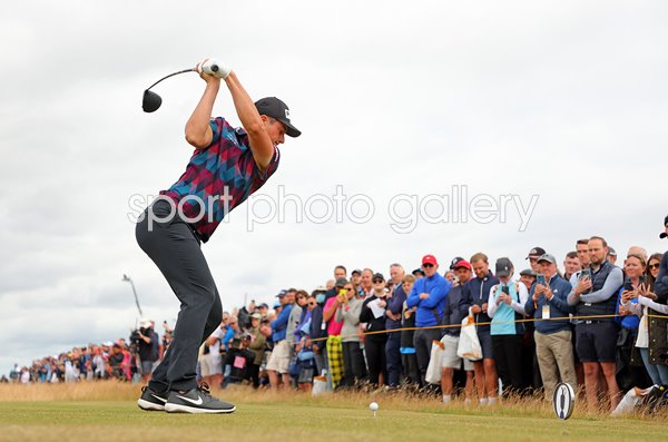 Viktor Hovland Norway drives 4th Hole British Open St Andrews 2022