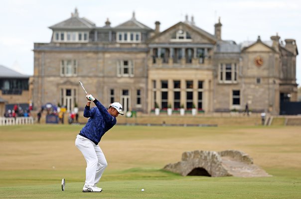 Hideki Matsuyama Japan drives 18th Hole British Open St Andrews 2022