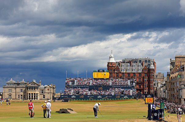 Tiger Woods USA drives 18th Tee Round 2 St Andrews Open 2022