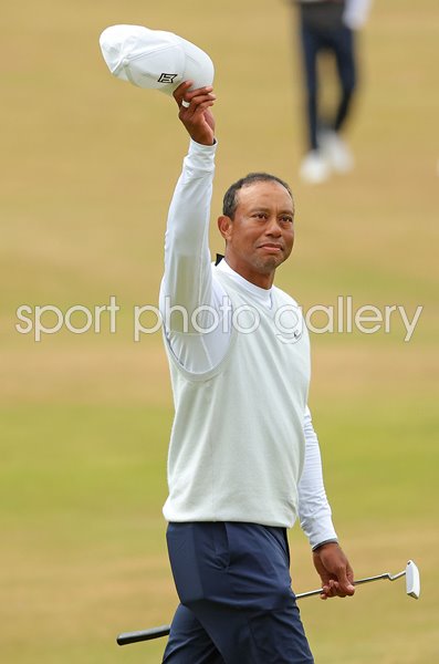 Tiger Woods USA farewell 18th Green Round 2 St Andrews Open 2022