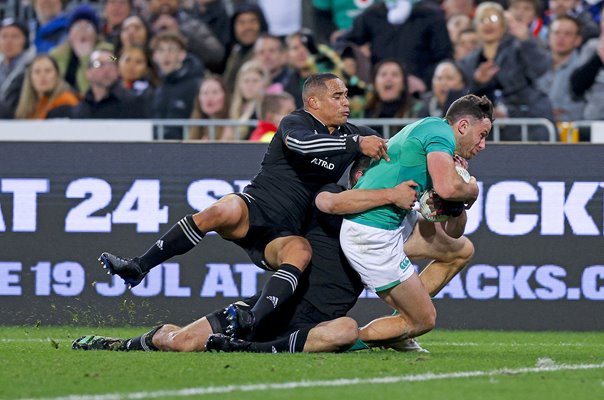 Hugo Keenan Ireland scores v New Zealand 3rd Test Wellington 2022