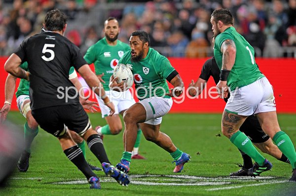 Bundee Aki Ireland charges forward v New Zealand Wellington 2022
