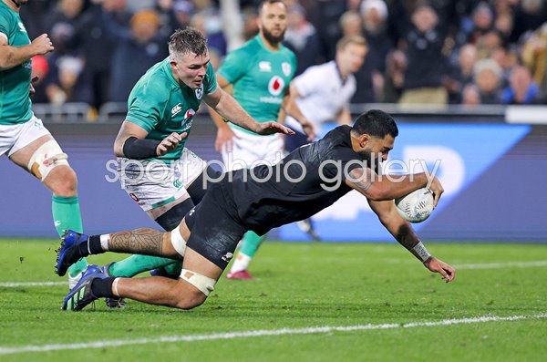 Akira Ioane New Zealand scores v Ireland 3rd test Wellington 2022  