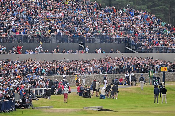 Rory McIlroy plays from the road 17th Hole Open St Andrews 2022