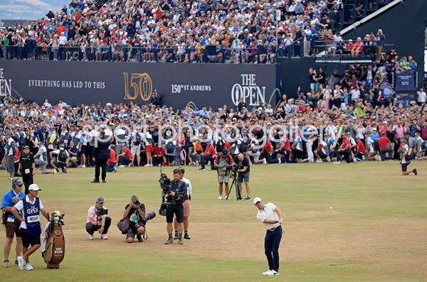 Rory McIlroy must make eagle chip 18th hole Round 4 Open St Andrews 2022