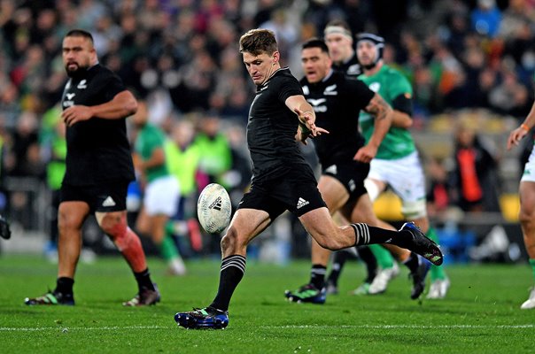 Beauden Barrett New Zealand kicks v Ireland Wellington 2022