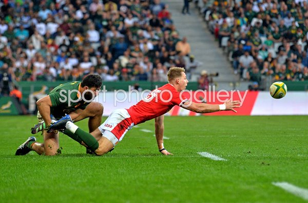 Liam Williams Wales v Damian de Allende South Africa Cape Town 2022